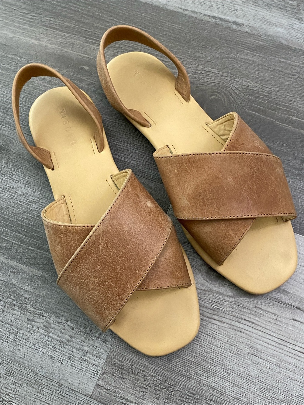 Nisolo All Day Sandals Leather Crossover Toe Straps Slip On Almond Tan Sz 8.5